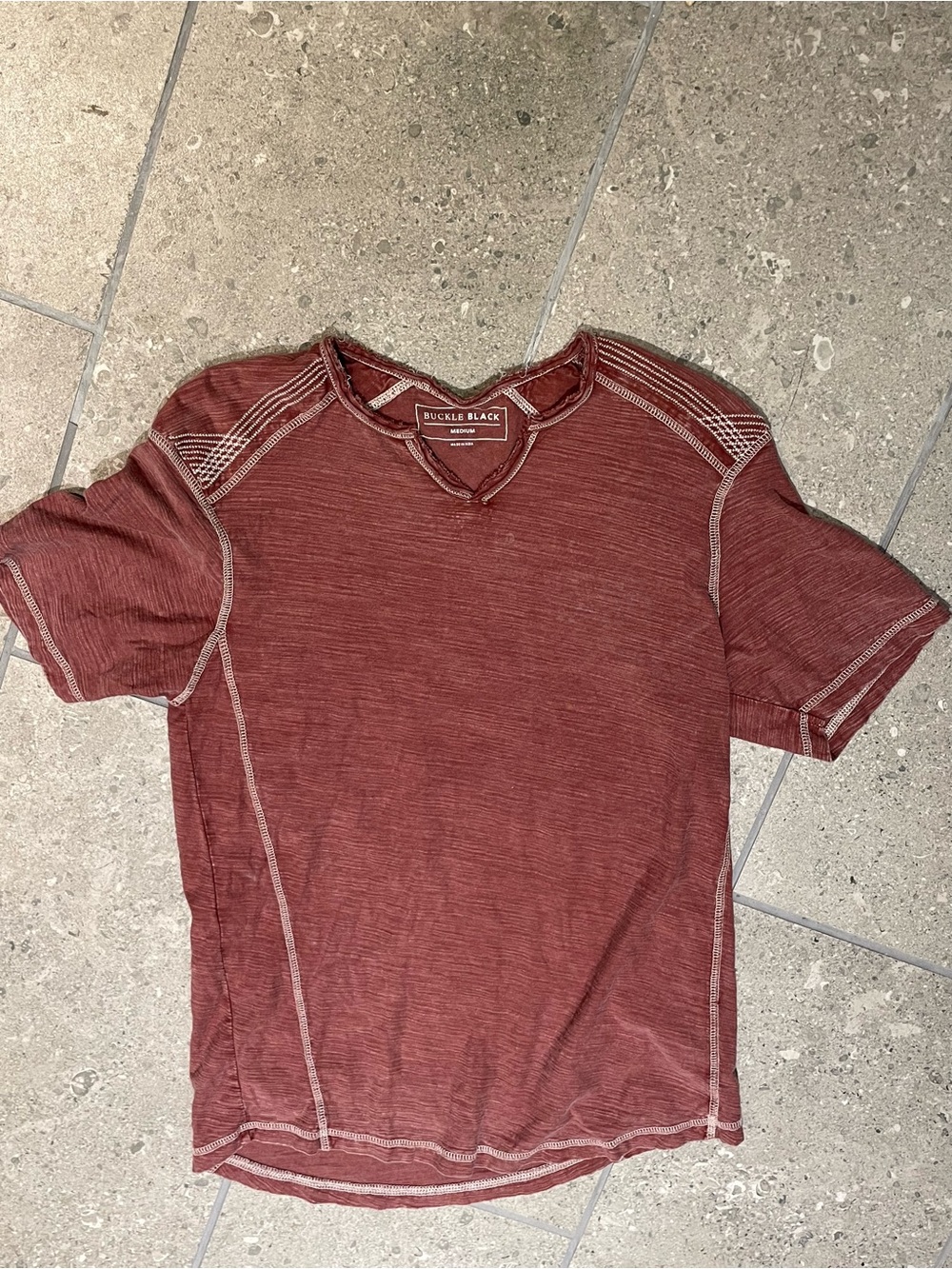Buckle Black Men’s Rust Red V-Neck Casual Tee with bold white stitching Medium
